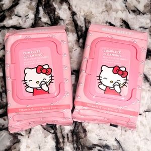 Makeup removing cleansing wipes